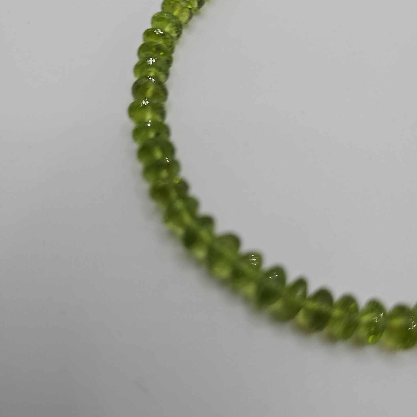 Peridotkette facettiert