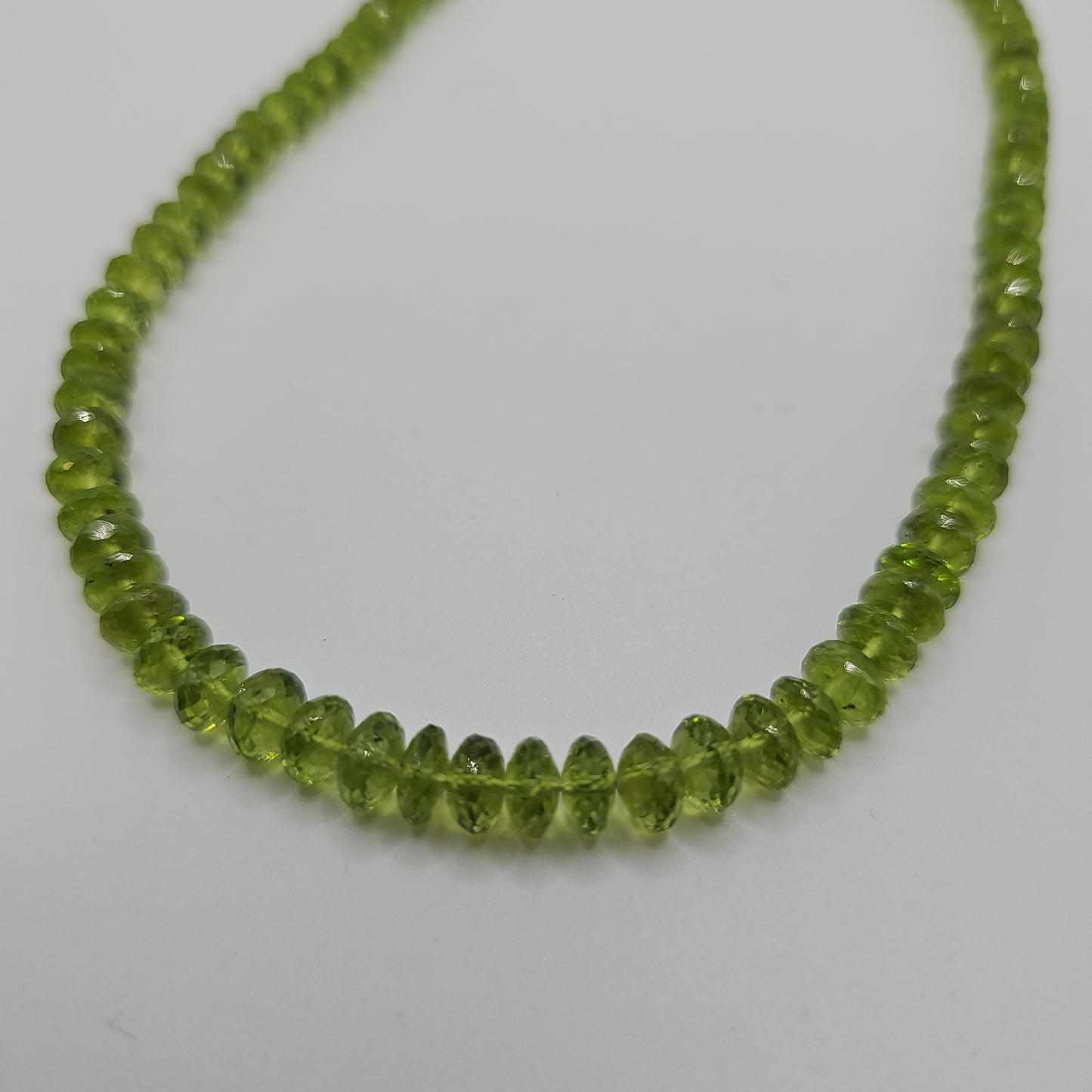 Peridotkette facettiert