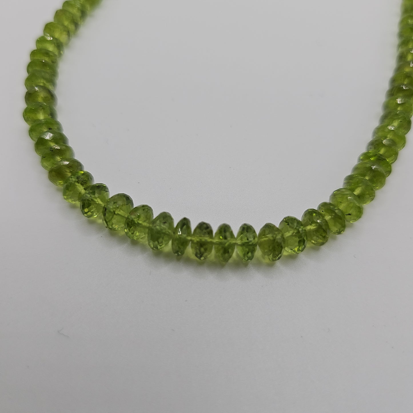 Peridotkette facettiert