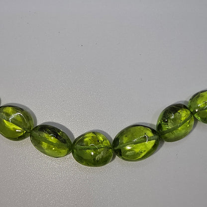Peridotkette Boutons